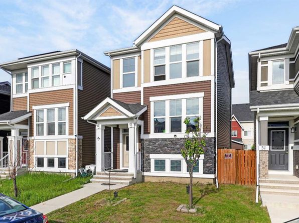 27 E Red Embers Ln NE, Calgary, AB T3N 0R2
