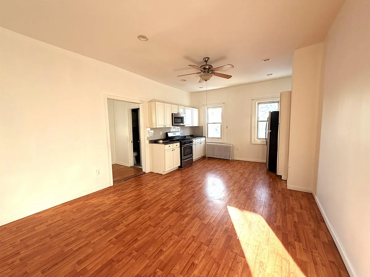 Building Photo - 1011 Paterson Plank Rd #2