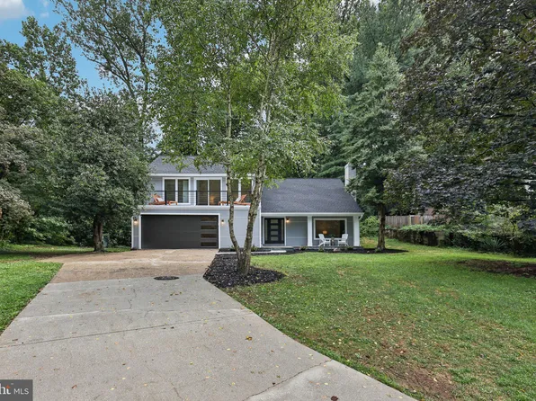 6400 Recreation Ln, Falls Church, VA 22041
