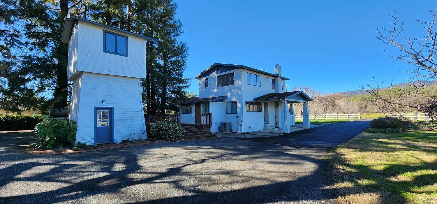 3 bed, 2100 sqft, $3,500 — Photo 2