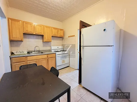 Rented by ZealEstate Group Inc | media 7