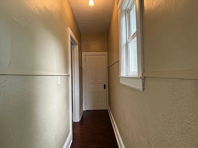 1863 Marshall Ave — Photo 8