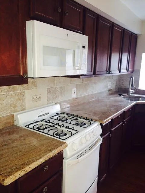 2 bed, 1200 sqft, $1,390 — Photo 2