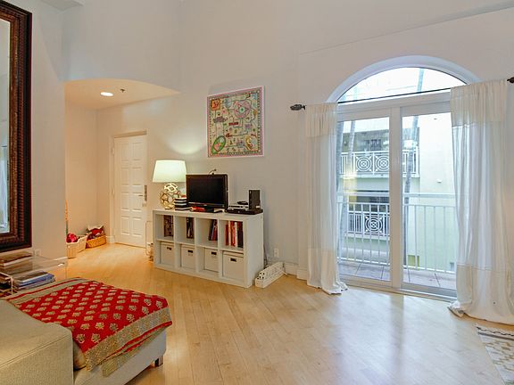 4th image of 100 Jefferson Ave APT 10020