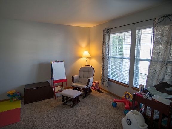5th image of 1050 N Hearthstone St