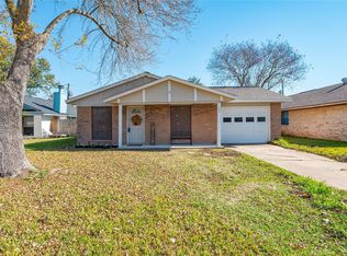 622 N 13th St, La Porte, TX 77571