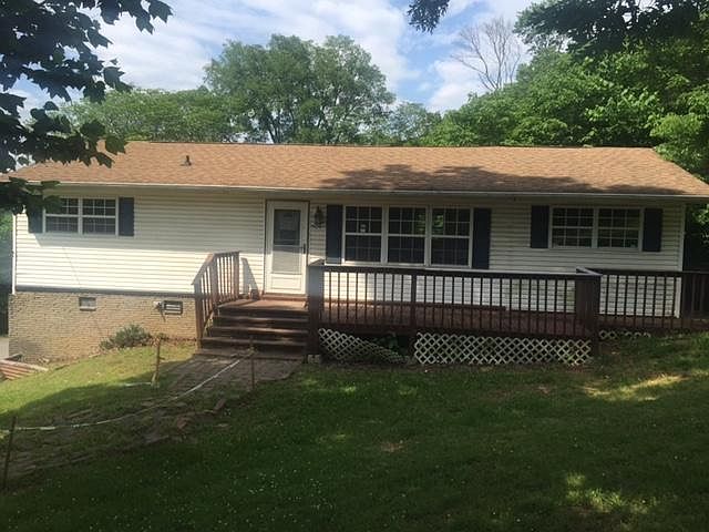 2nd image of 1904 Sanderson Rd