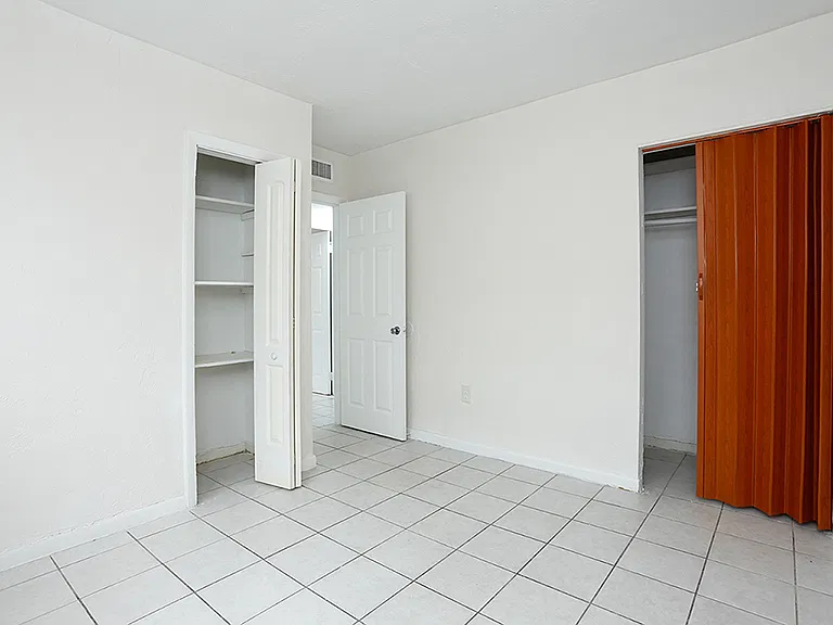 Grand Island Portfolio LLC (2350) — Photo 6