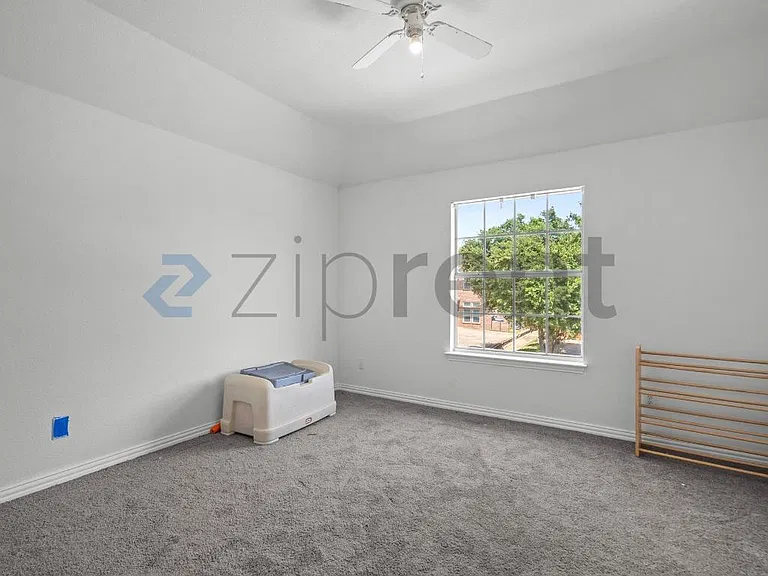 4509 Brittany Dr — Photo 14