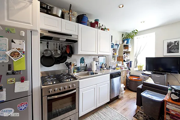 Rented by Citi Habitats | media 27