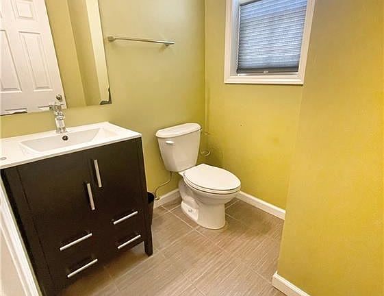 3rd image of 42 Seeley Bull St #103