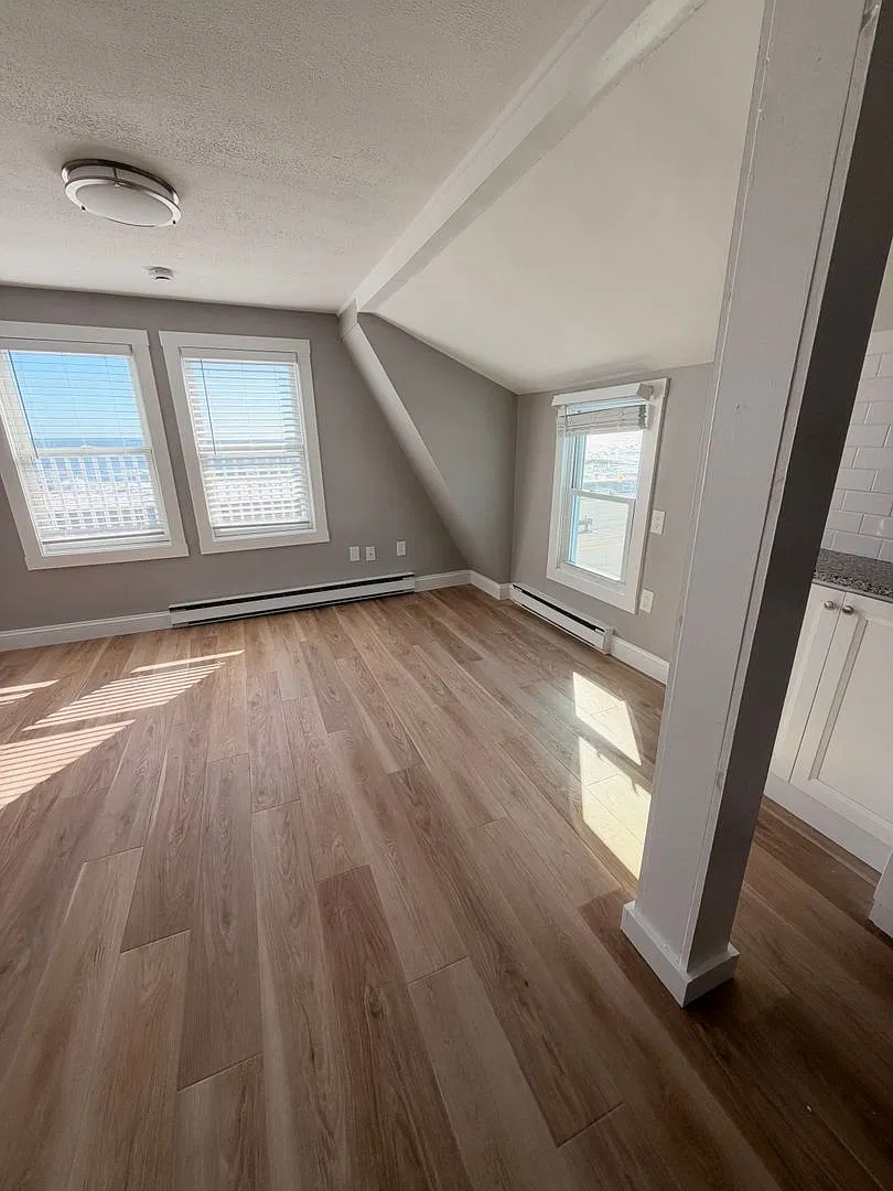 753 Ocean Boulevard — Photo 4