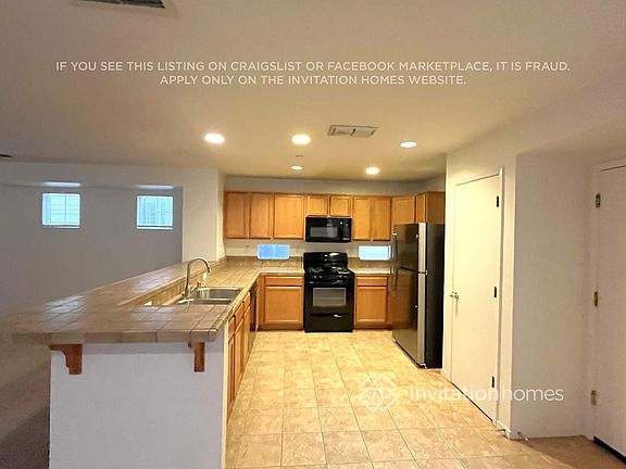 4th image of 73 Roadrunner St