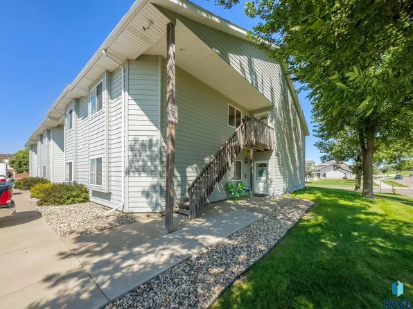 4620 E 3rd St, Sioux Falls, SD 57110