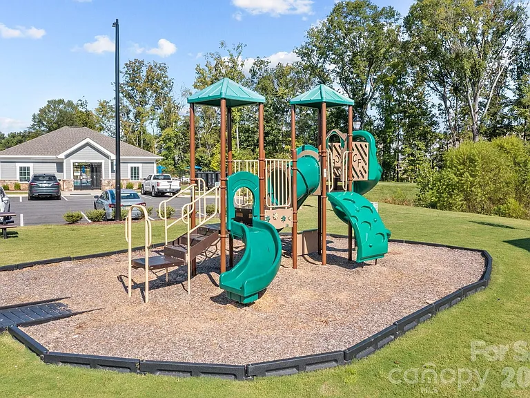 3954 Rothwood Ln — Photo 15