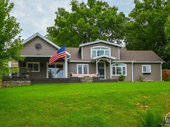 1020 Forest Ave, Holton, KS 66436