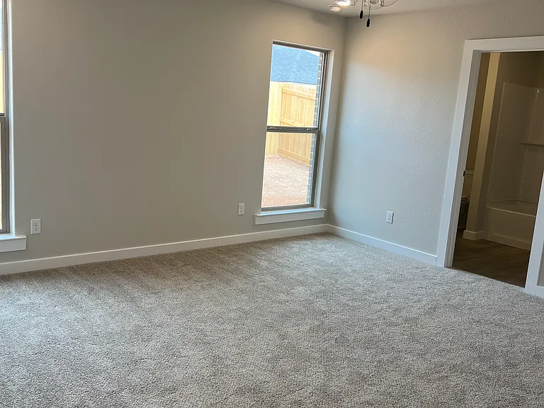 301 Farmstead Ln — Photo 7