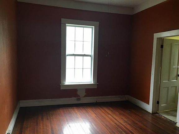 3rd image of 604 Laurel Ave