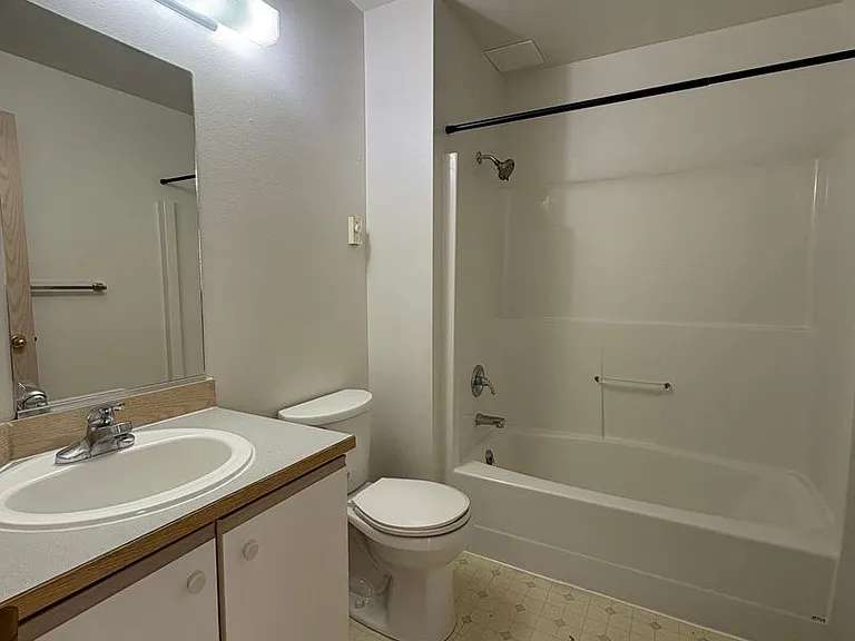 705 S Jefferson St — Photo 29