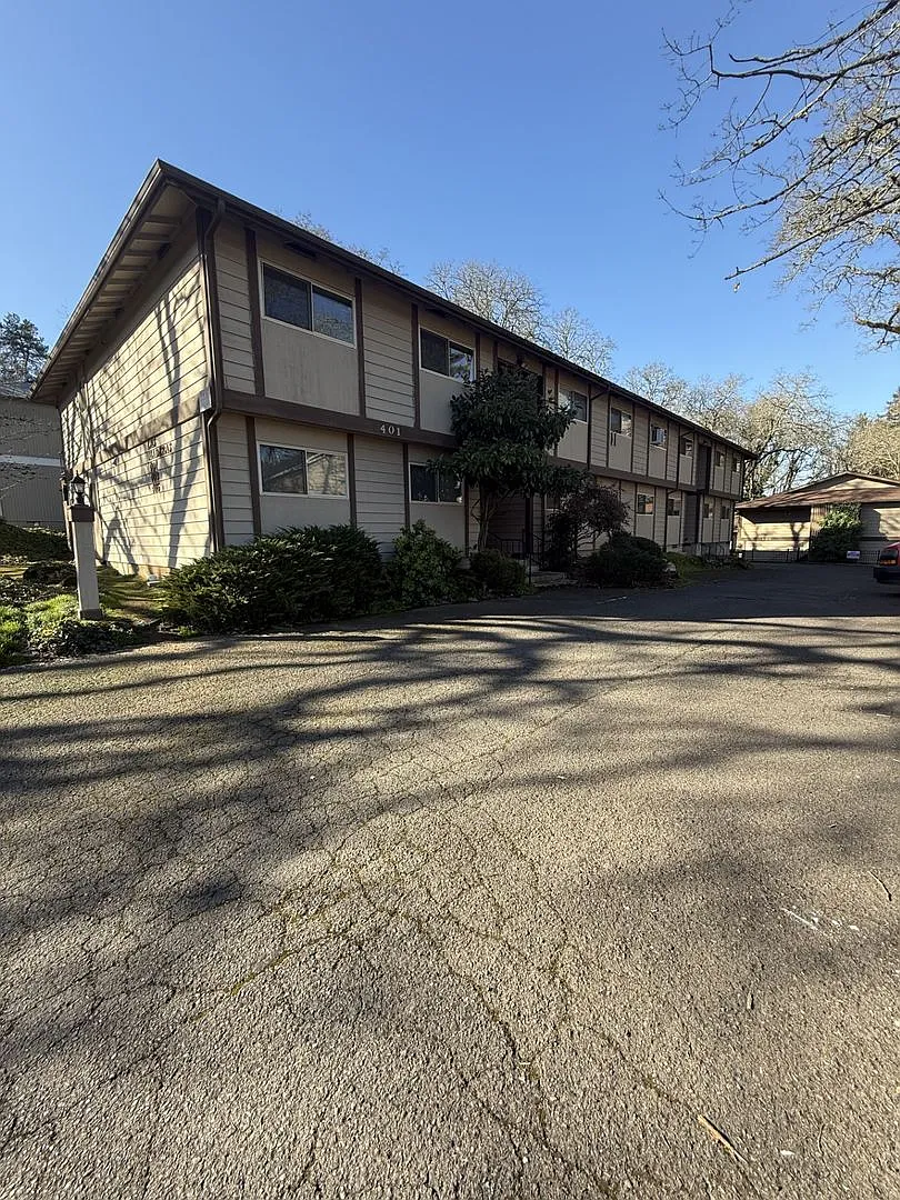 Building Photo - 401 Madrona Ave SE #5