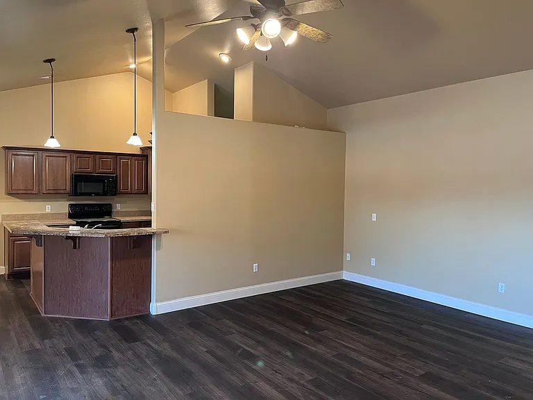3285 Banff Ave — Photo 8