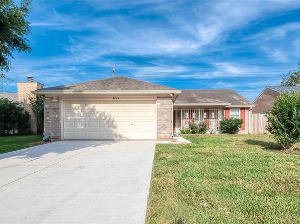 3231 E Heatherock Cir