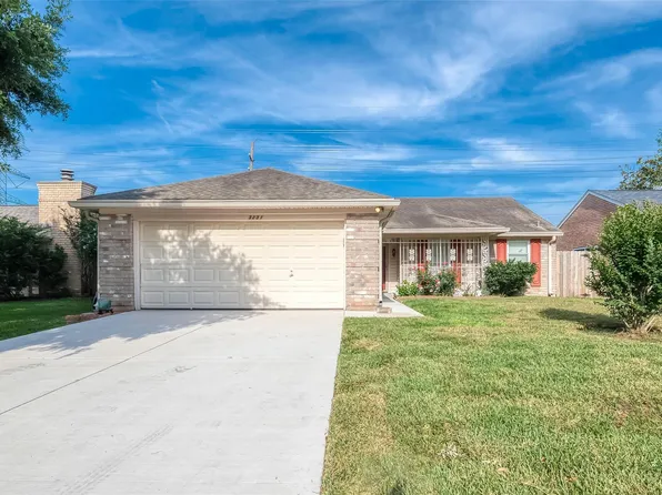 3231 E Heatherock Cir, Sugar Land, TX 77479