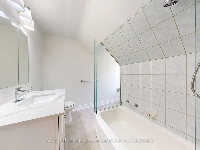 31 Burnhamthorpe Park Blvd — Photo 31
