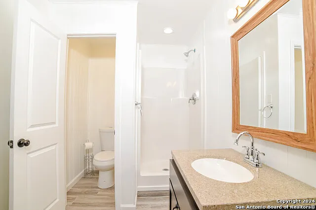 215 Greenlawn Ave #B — Photo 10