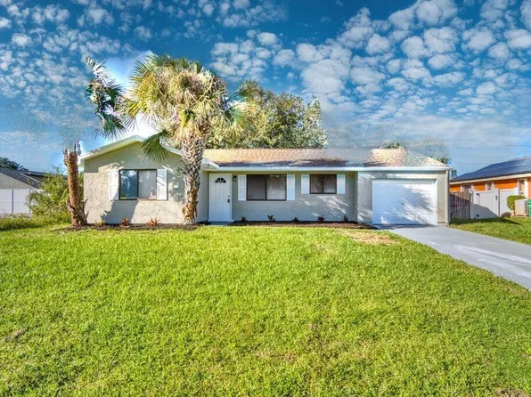 2009 SE Mary Terrace, Port St Lucie, FL 34952