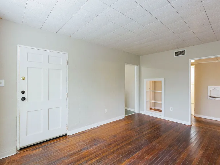 3809 Maplewood Ave #A — Photo 2
