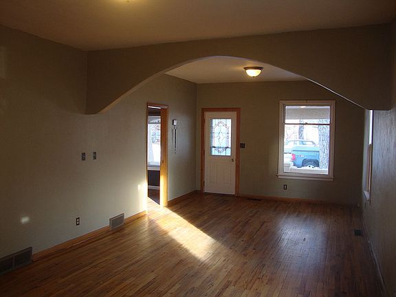 2nd image of 614 S 8th St