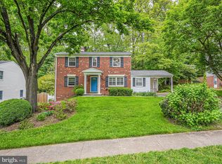 2221 Senseney Ln, Falls Church, VA 22043