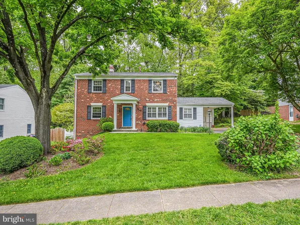 2221 Senseney Ln, Falls Church, VA 22043