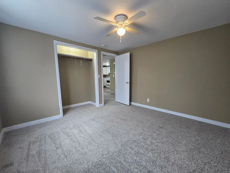 715 Hale St — Photo 8