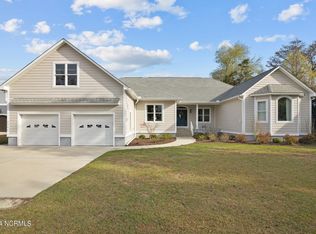 2355 Chinquapin Rd, New Bern, NC 28562