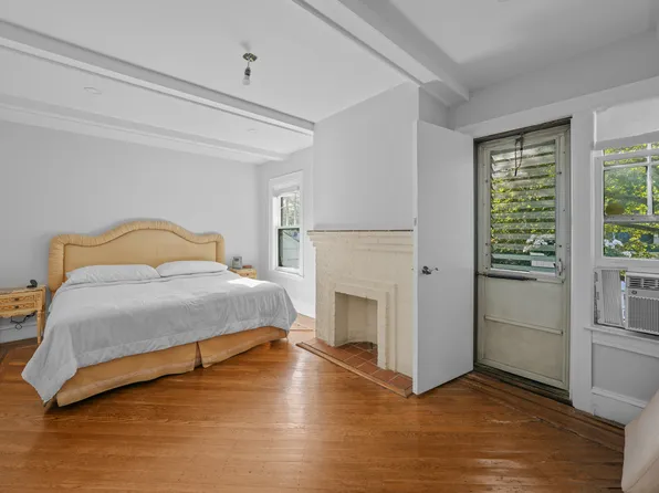 309 Avenue J image 11 of 16