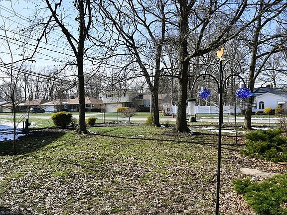 5th image of 1144 E Dartmoor Ave