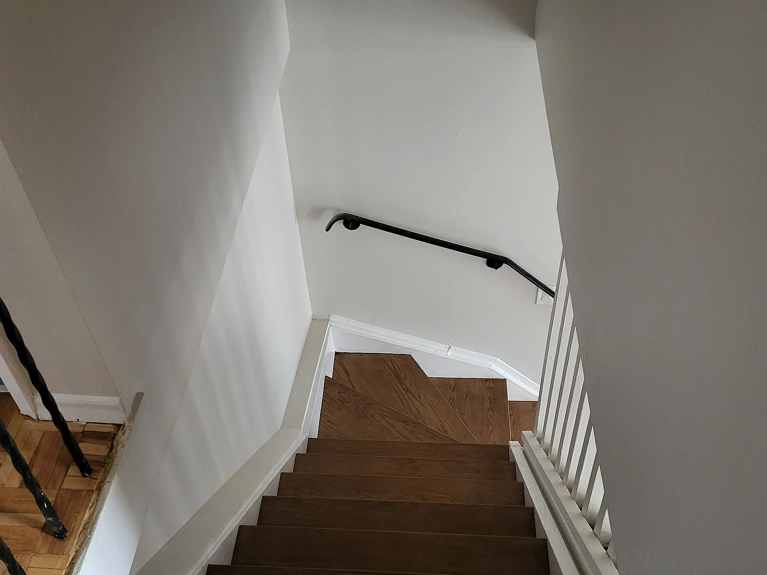 477 Dean Avenue Oshawa — Photo 2
