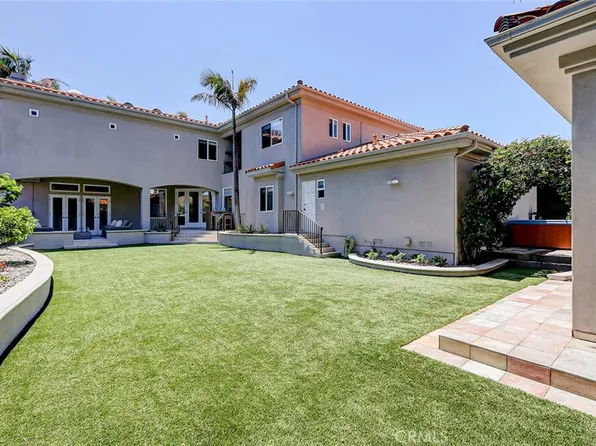 819 11th St, Manhattan Beach, CA 90266