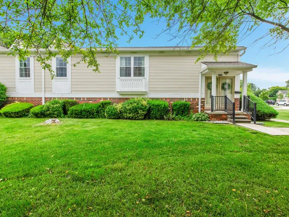41748 Broquet Dr, Northville, MI 48167