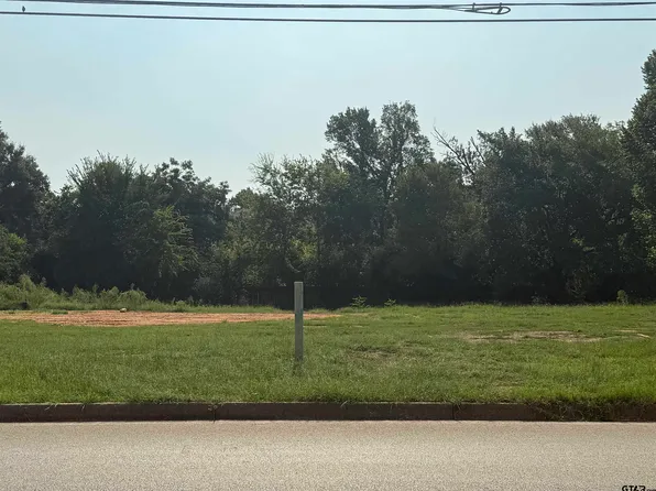 5370 Hollytree Dr, Tyler, TX 75703