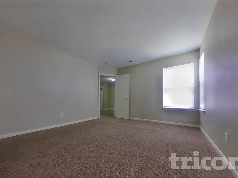 5314 Cliff Ridge Dr — Photo 8