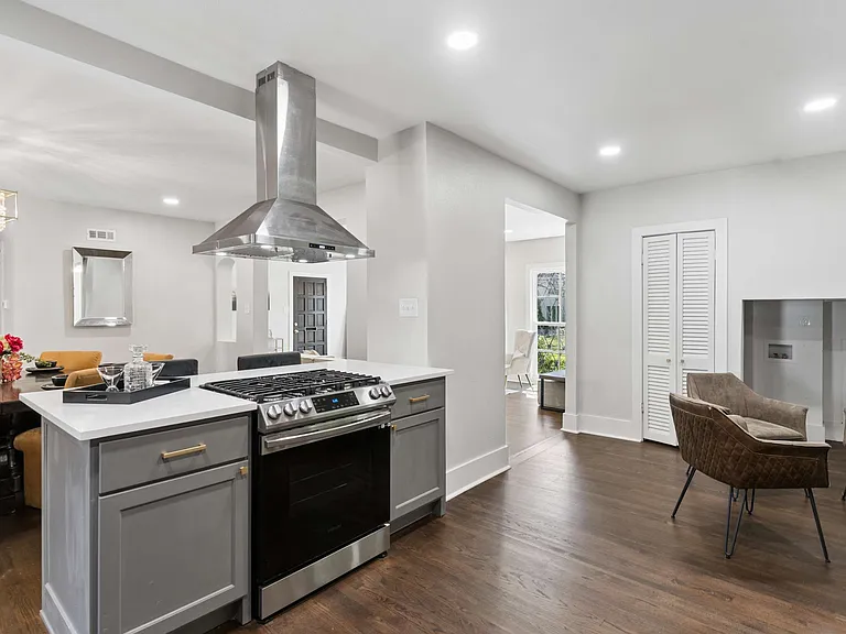 4516 Fairway St — Photo 8