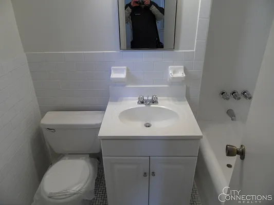 Rented by City Connections Realty | media 14