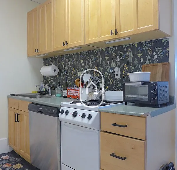 851 Beacon St #3 — Photo 5