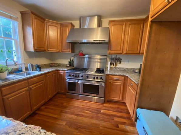 13 Elizabeth St APT A