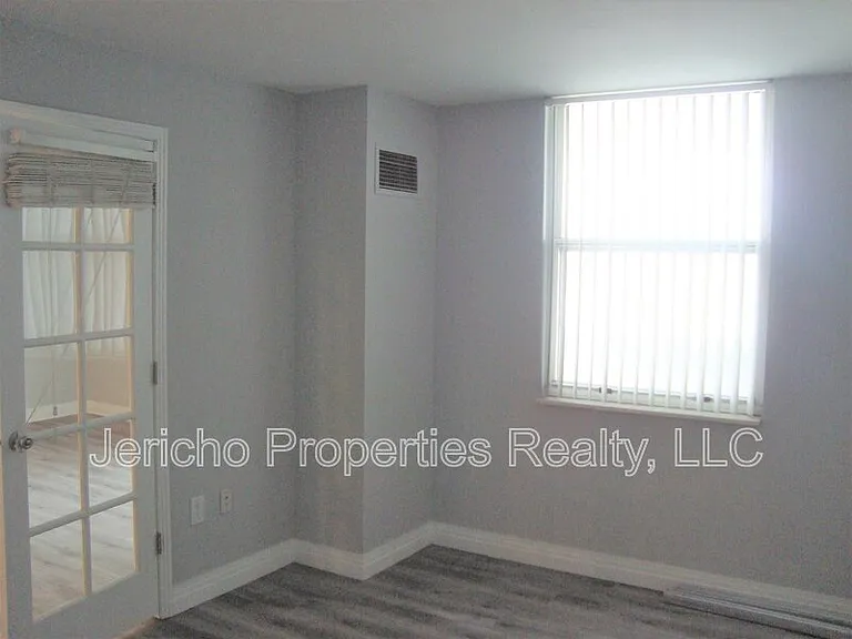 601 W 11th Ave #418 — Photo 8