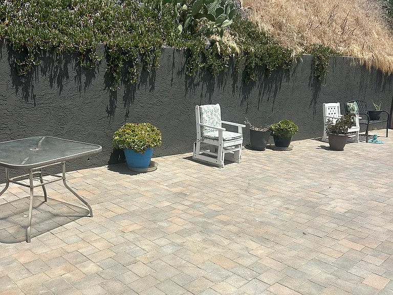1019 Mission Ct #C — Photo 2