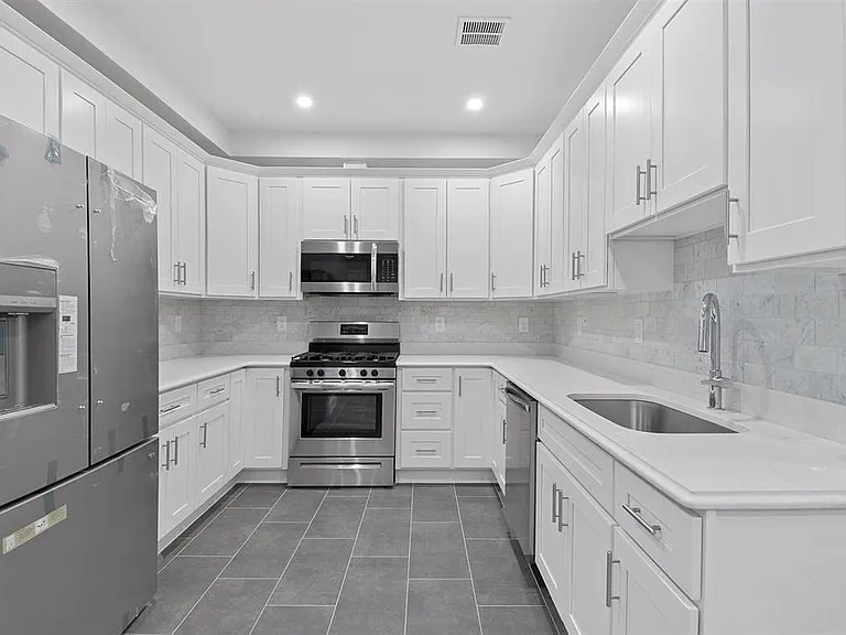 311 W Side Ave #304 — Photo 1